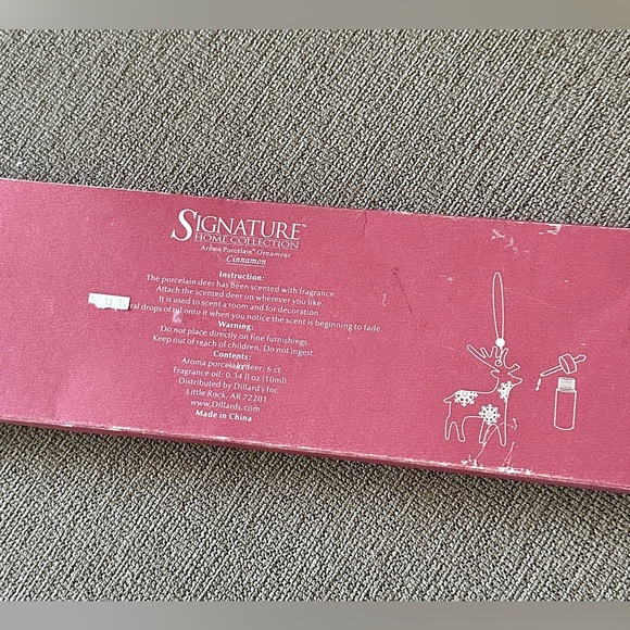 6 Mini Scented Ceramic Christmas Trees with Gold Ribbon Hangers - Picture 4 of 4